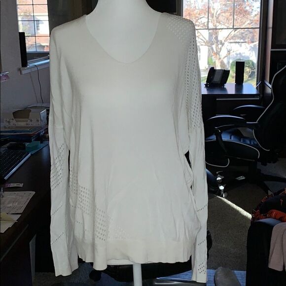 Express white sweater size L - Picture 1 of 9